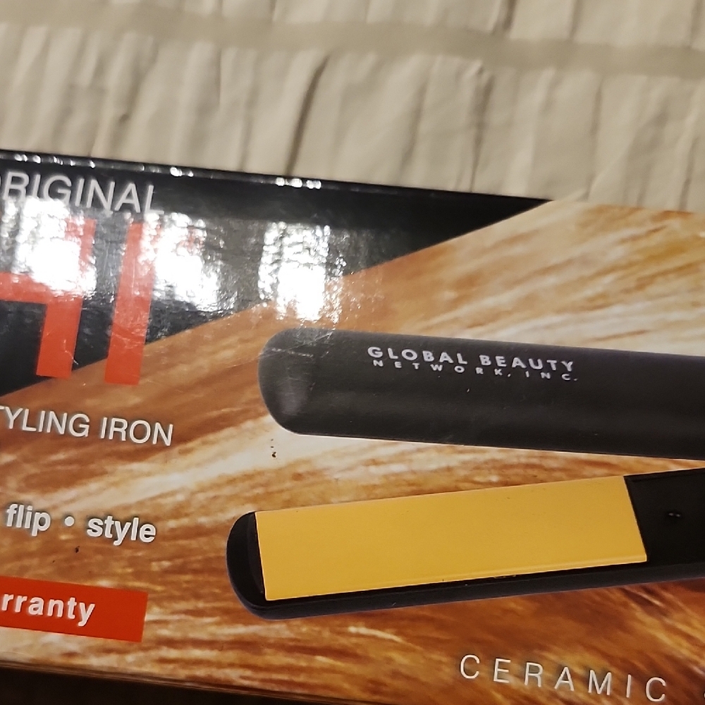 Black and Gold Styling Iron